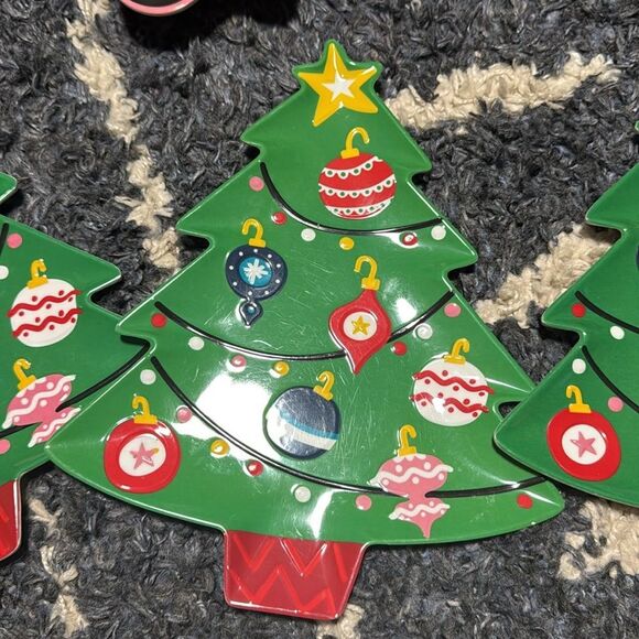 Bundle of 9 Melamine Plates - Picture 3 of 12